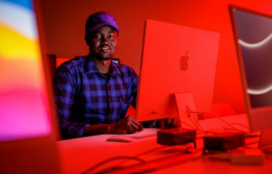 Student in computer lab